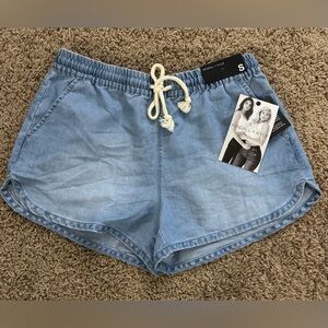New With Tags Kendall and Kylie Blue Denim Shorts Size Small Excellent Condition